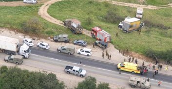 כביש 232: פצוע קשה בתאונה בין משאית לרכב