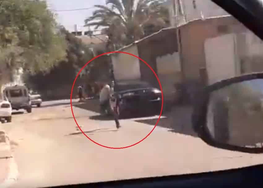 כך זה נראה מתוך הניידת שנמלטת מהמקום