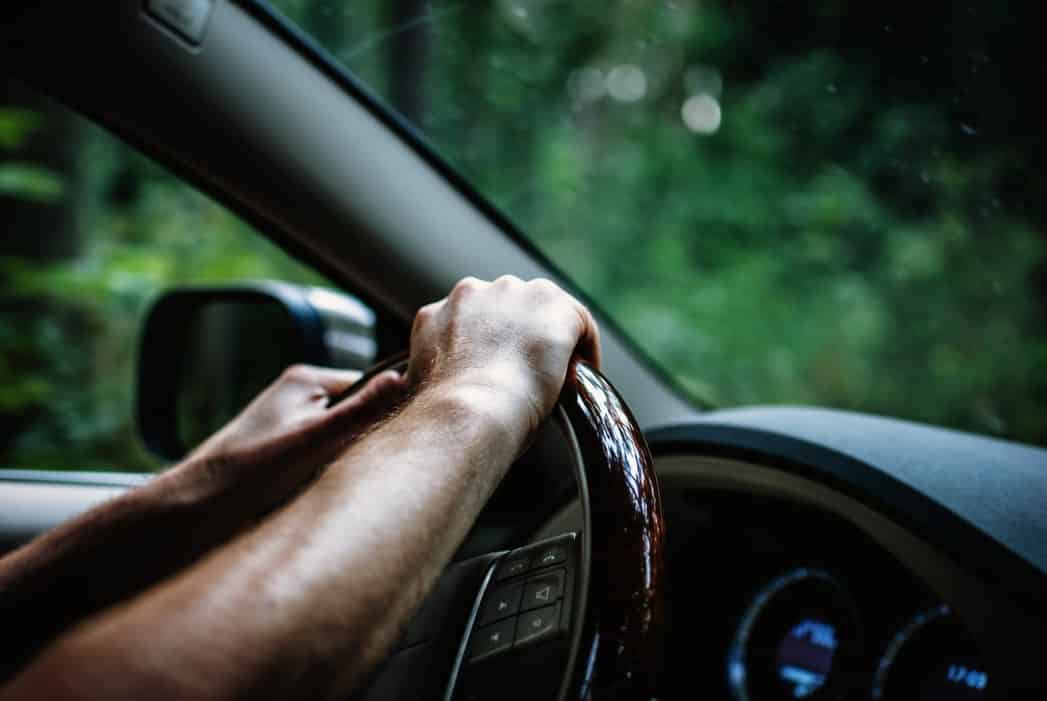 האח הוא שנהג (צילום אילוסטרציה: Erik Witsoe Follow Message מאתר Unsplash)	בחירה