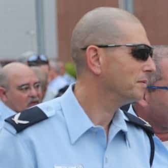 קצין מודיעין מדופלם עם כלי עבודה. תנ"צ גיא ניר