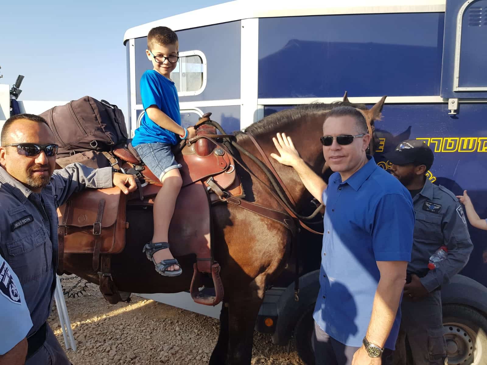 "גם אני פה עם הילדים שלי". השר ארדן