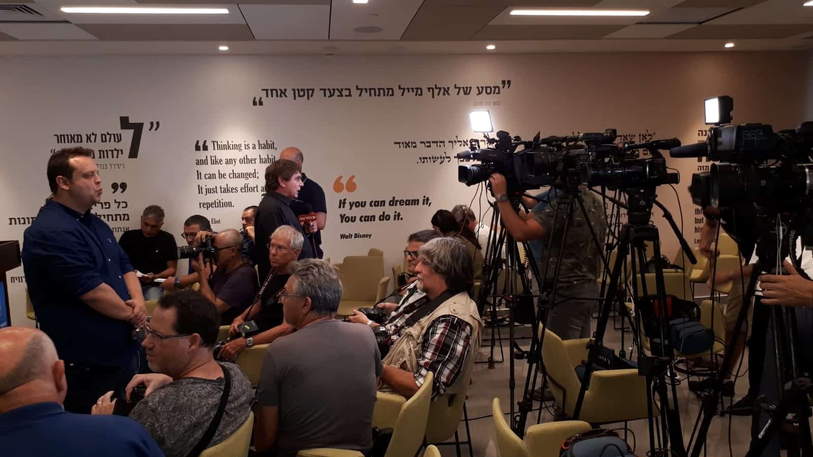 העיתונאים לחצו אבל ארדן הסתפק באמירות כלליות