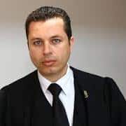 עו"ד פאלח