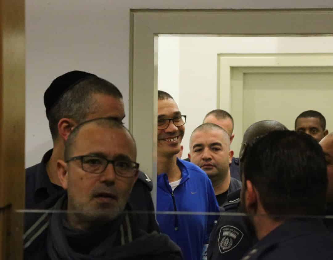 יצחק אברג'ל מגיע לאולם הדיונים בבית המשפט המחוזי