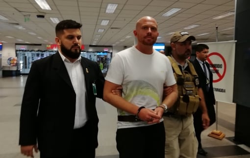 דני טרייגר לאחר מעצרו בחו"ל (צילום: משטרת פרגוואי)