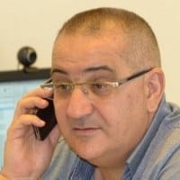 דניאל אזוגי. התמחה בהשקעות וגיוס כספים