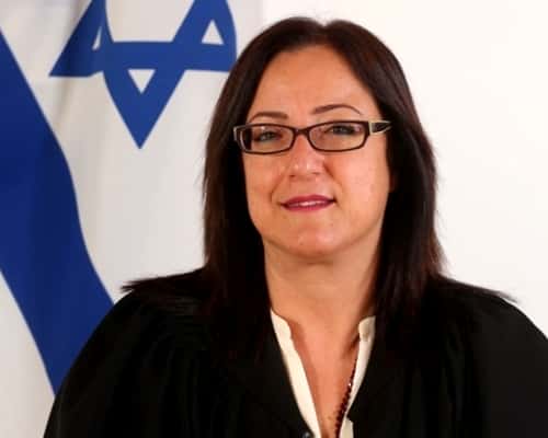השופטת חיימוביץ: בית המשפט נסגר בשעה 16:45 בשל כניסת השבת. "השעה 14:36 ולכן לא ניתן להתחיל בדיון"