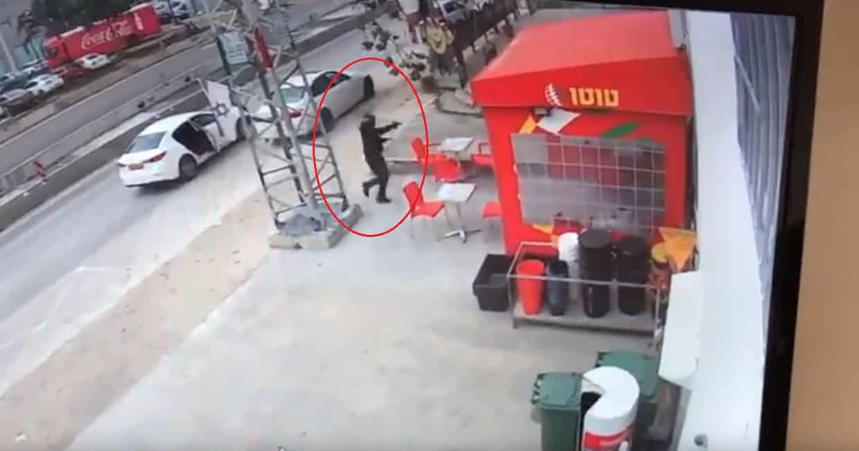 לחצו על התמונה לתיעוד של הירי (צילום: באדיבות רשתות חברתיות)