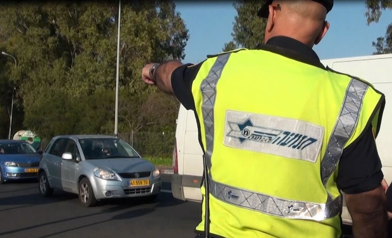 שוטר תנועה (צילום ארכיון להמחשה: דוברות המשטרה)