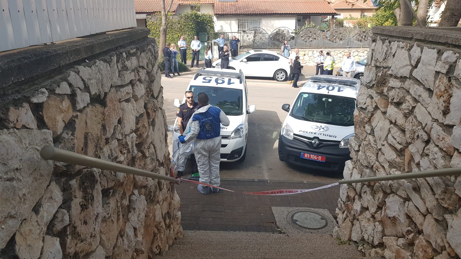 זירת רצח בכרמיאל (צילום: משטרה)