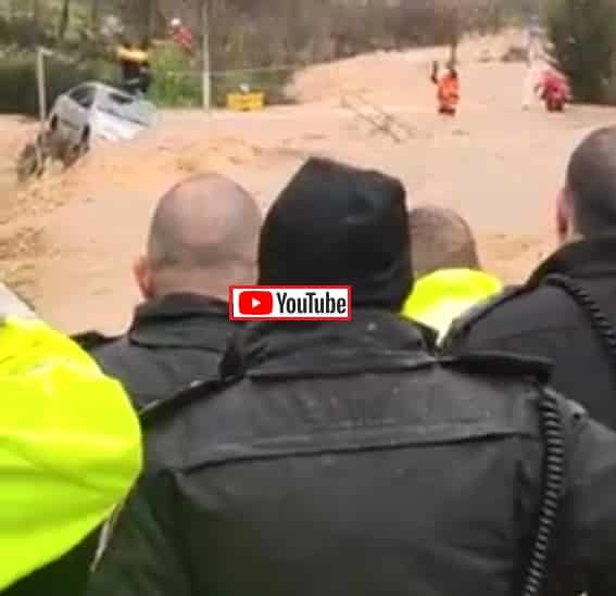 צפו בסרטון: חילוץ נהג שנלכד בעמק הארזים באמצעות יחידת החילוץ עציון