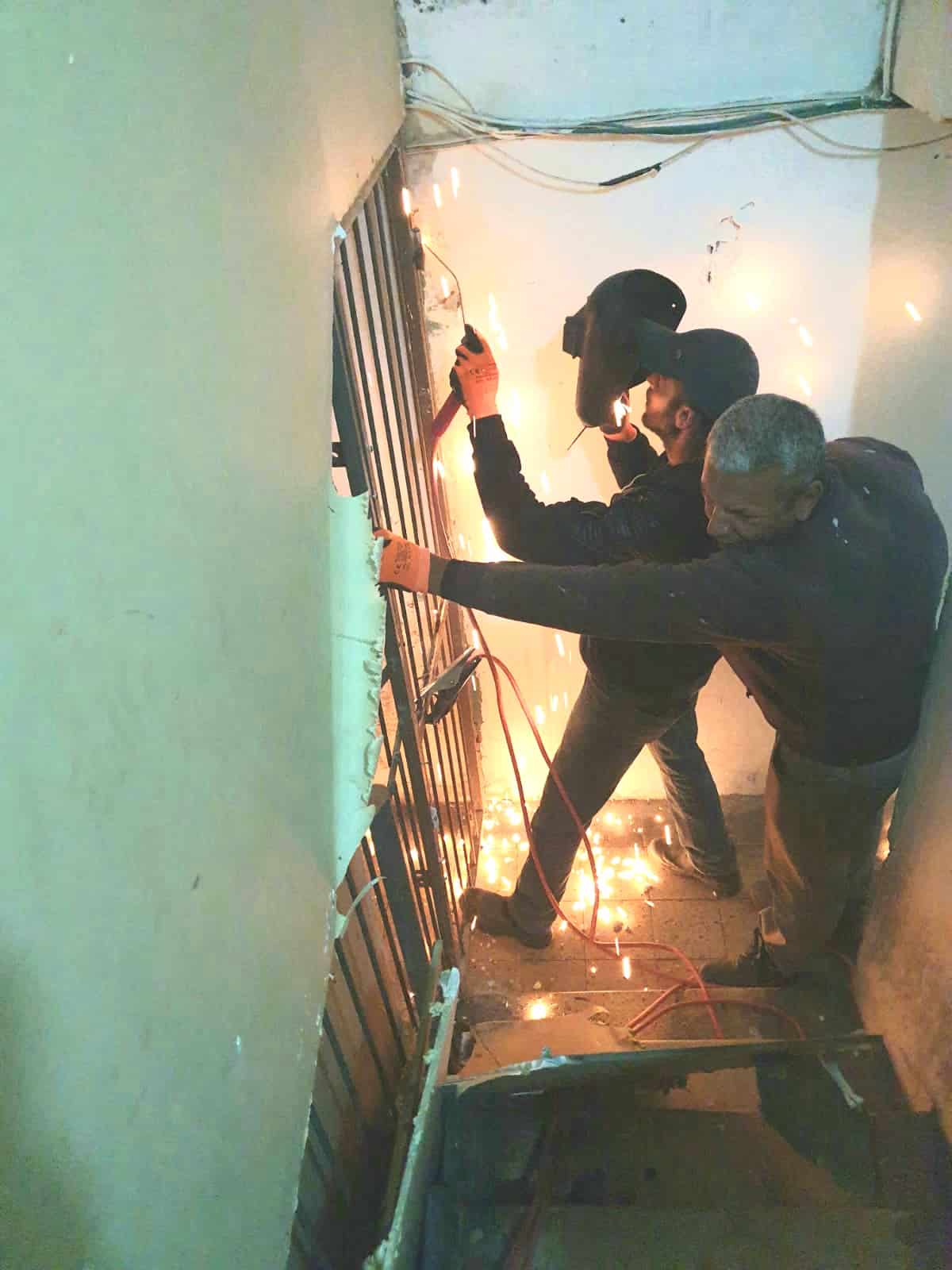 המטלטלין הוחרם, והעסק רותך. המועדון בתל אביב (צילום: המשטרה). 