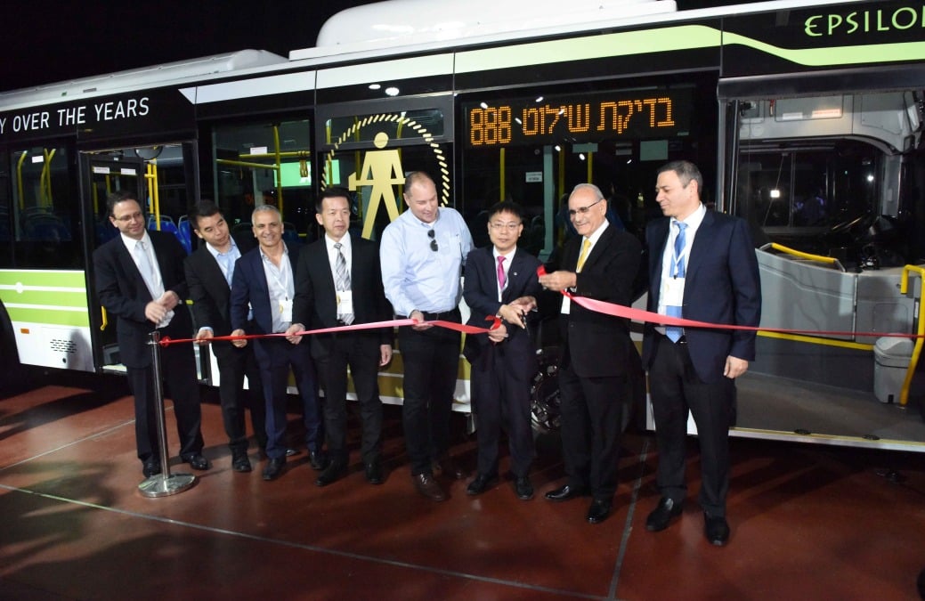 הוצג גם אוטובוס חשמלי