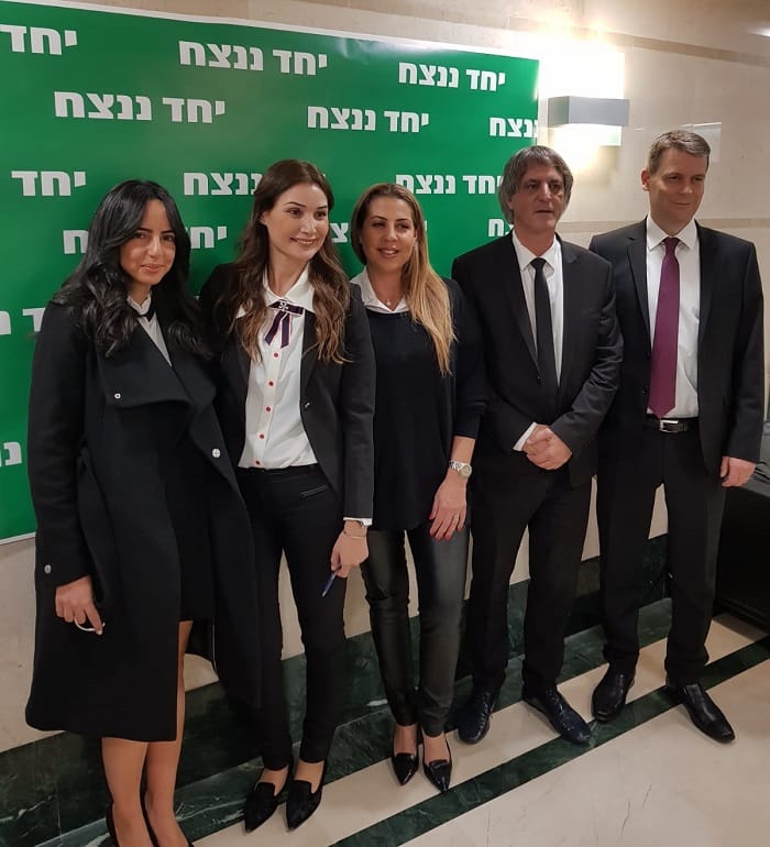 מימין: דוד פורר, אבי חימי, דפנה לביא, רומי קנבל וקרולין עידן