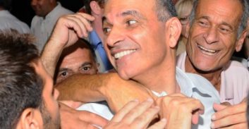 עתירה: השר כחלון ממנה את מקורביו לראשי ועדות תכנון ומורח את בג"צ