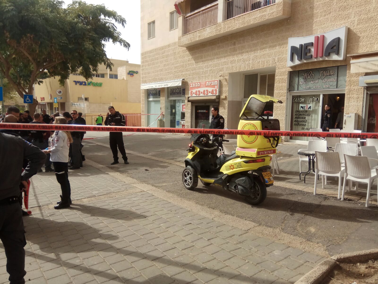 זירת ניסיון הרצח. צילום: דוברות מד"א