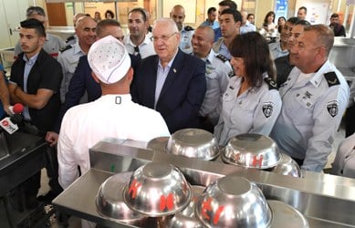 הנשיא ריבלין בביקור בכלא