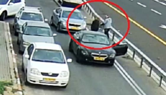 תיעוד התקרית בין השניים (לחצו כאן לתיעוד המלא)