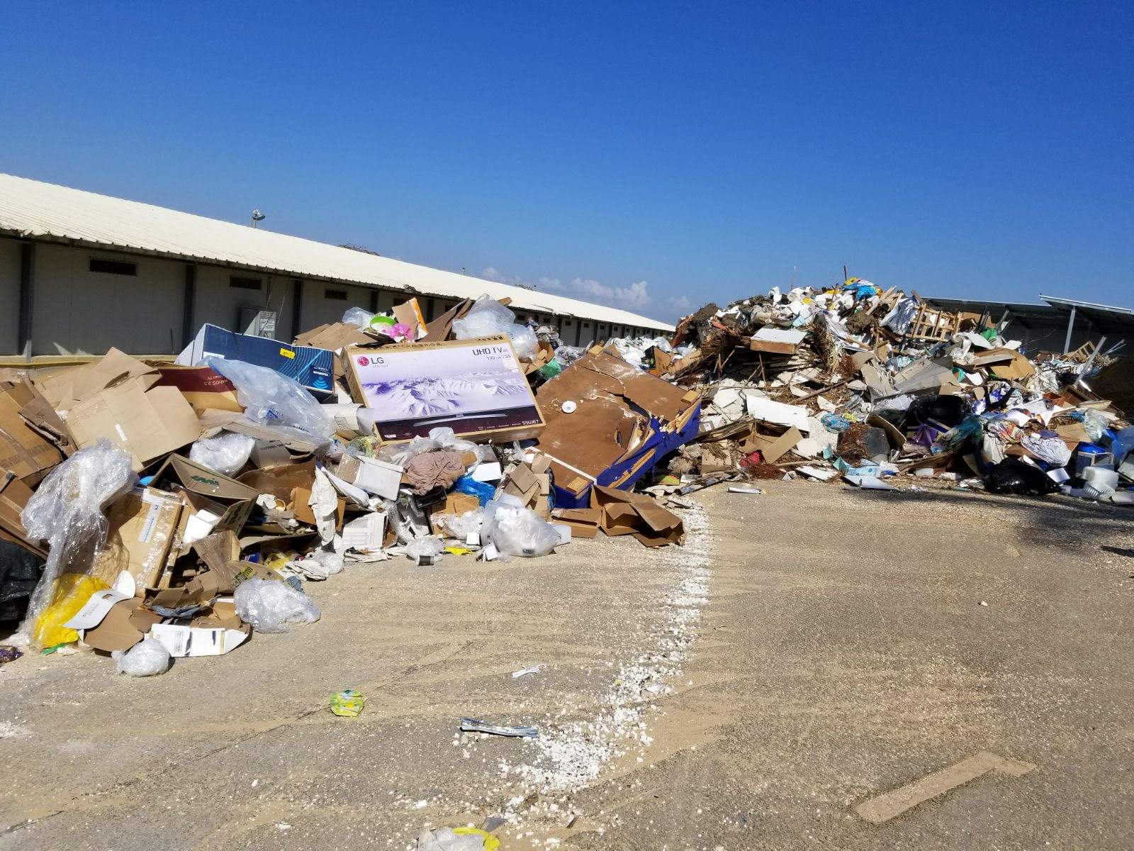 פוטנציאל למפגעים בריאותיים. תחנת מעבר פיראטית לפסולת