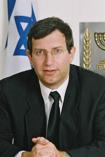 "התבוננות כולל על סך הראיות". השופט רון סוקול