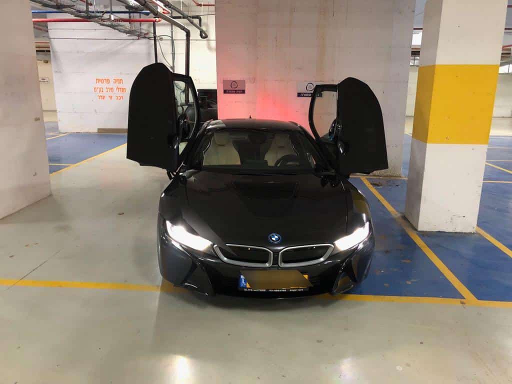 מכוניות פאר, ביניהן ב.אם.וו
