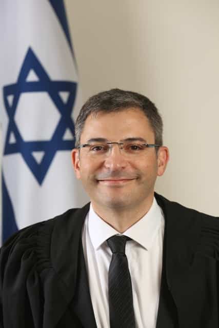"יש צורך לנקוט משנה זהירות כשתוצאות החקירה הן שיתוק כלכלי". השופט דוד שאול גבאי ריכטר (צילום: אתר בתי המשפט)