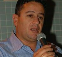 באו לברך יצאו מקללים