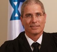 המתחזה שסיבך את בעלת הבית בחוב ארנונה
