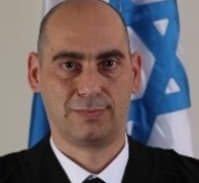 הזדמנות אחרונה לאסיר המשוחרר שפרץ לדירה וגנב תכשיטים