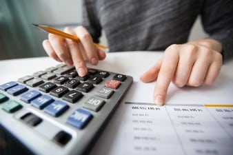 accounter woman fewwpik