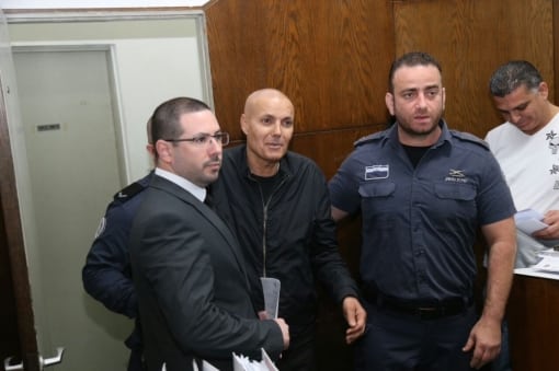 אבנר הררי וסנגורו עו"ד איתן סבג בשלב המעצר בבית המשפט