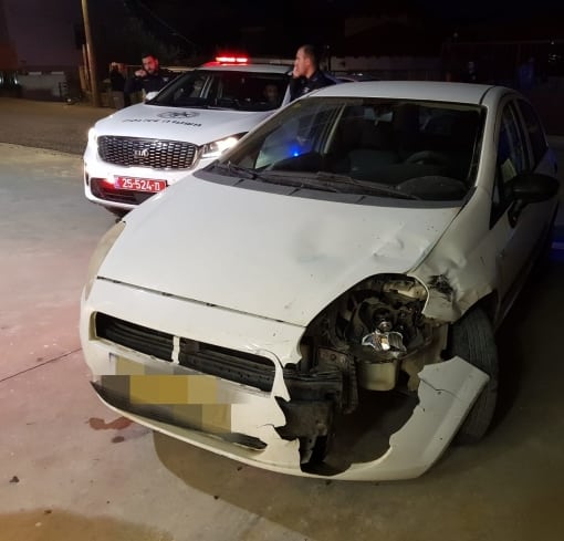 הרכב הפוגע (צילום: דוברות המשטרה)