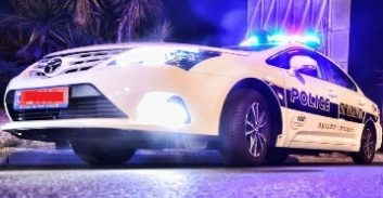 נהג בפסילה ונעצר בתום מרדף אחרי שפגע בקורקינט וברכב