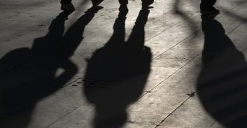 הצהרת תובע: סחטו באיומים בעלים של חברה לפינוי פסולת