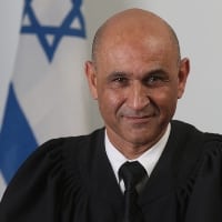 shofet hen avital