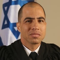 shofet michlis amit