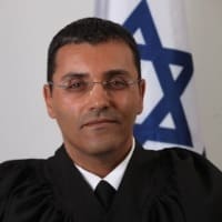 shofet mizrahi menachem 200
