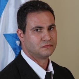 shofet yuval gazit