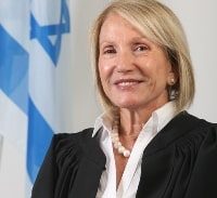 הוחלפו הרכבי השופטים בתיקי מוסלי ואברג'ל