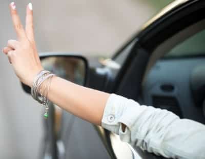 woman driving freepik