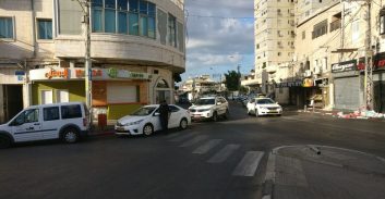 יפו: עיתונאי הותקף וכלי רכב הוצתו בהלוויית צעיר שנורה ע"י שוטרים