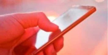 חשד: תאונת דרכים שנגמרה בשוד מזוין של טלפון סלולארי