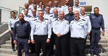 שב"ס חושפים את דור העתיד: 14 קצינים בכירים ושלוש נשים