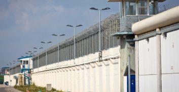 שחרור מוקדם לצעיר שריצה מאסר על דקירת בליין במועדון