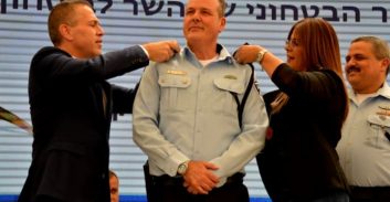 עלייתו ונפילתו של ניצב אבי אדרי