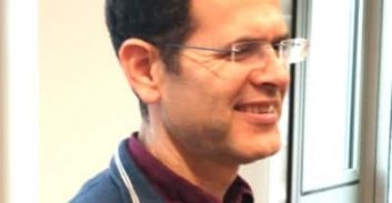 משה סעדה תובע חצי מיליון שקל מקרן בר מנחם ושי ניצן 