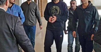 "ואז בני הוציא סכין ואמר לי 'עכשיו אני חותך. כשאני אומר לך משהו, תעשה ואל תשאל שאלות'"