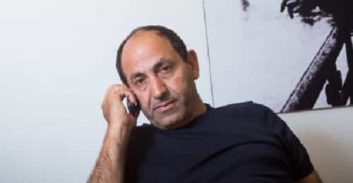 בכירים ב"רמי לוי תקשורת" נאשמים בעבירות פגיעה בפרטיות