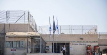 אסיר עולם נאשם באיומים על בכיר בשב"ס: "אגיע אליך לאן שצריך"