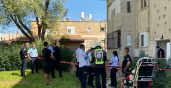 אישה נמצאה ללא רוח חיים בדירה בקרית חיים; בן זוגה נעצר בחשד לרצח